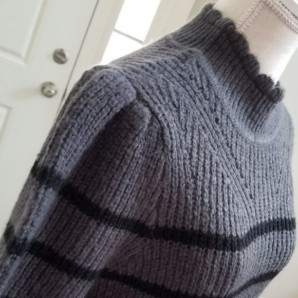 La Classe Couture Gray Sweater Dress Stripes Poof Sleeve Size Medium - Picture 5 of 10